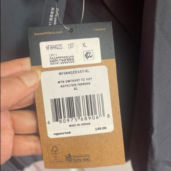 NWT the north face jacket men’s size XL with hoodie - Picture 2 of 10